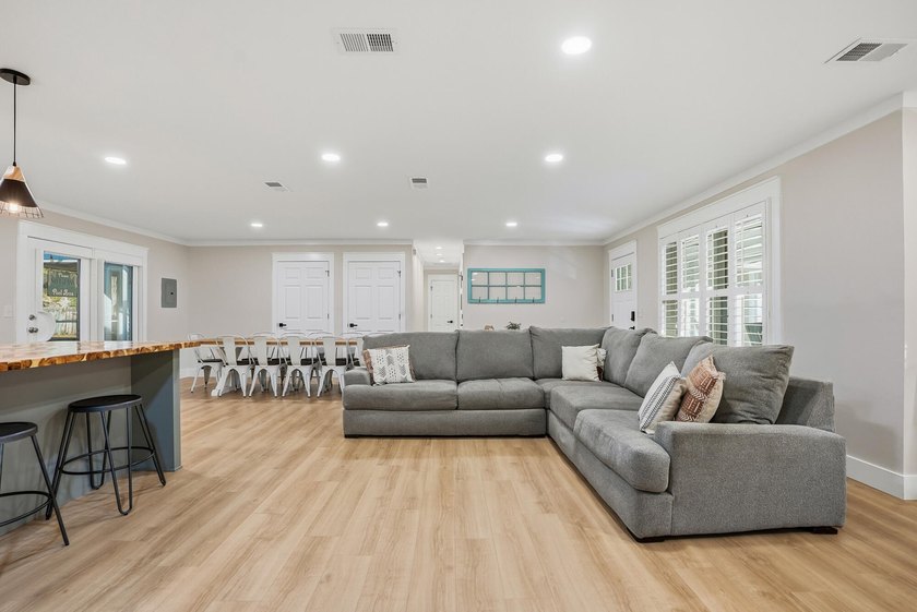 Discover the perfect blend of comfort, style, and income - photo 40