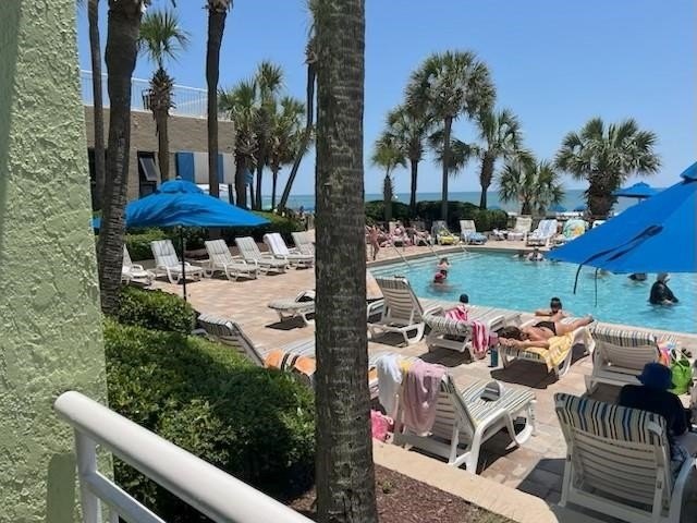 This is a *deluxe style* one bedroom OCEANFRONT end unit Suite - photo 2