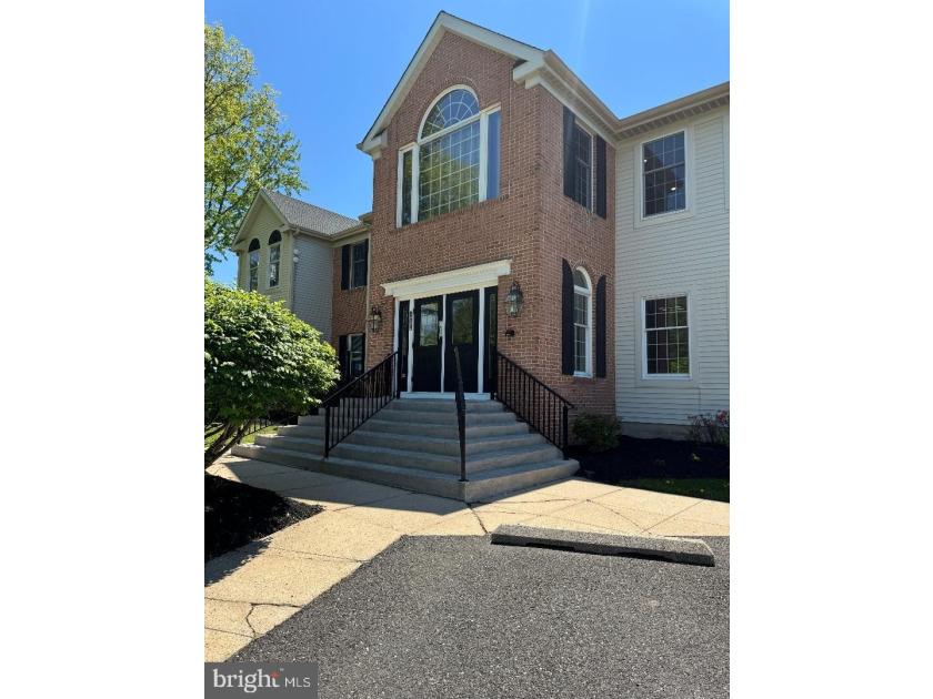 Offer has been accepted; no more showings. A rare opportunity to - photo 2