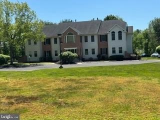 Offer has been accepted; no more showings. A rare opportunity to - photo 3