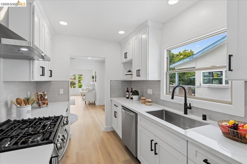 Welcome to this beautifully reimagined 3-bed, 2-bath home that - photo 11