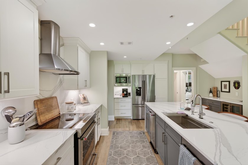 Experience luxury lake living in one of Reynolds Lake Oconee's - photo 13