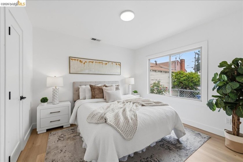 Welcome to this beautifully reimagined 3-bed, 2-bath home that - photo 23