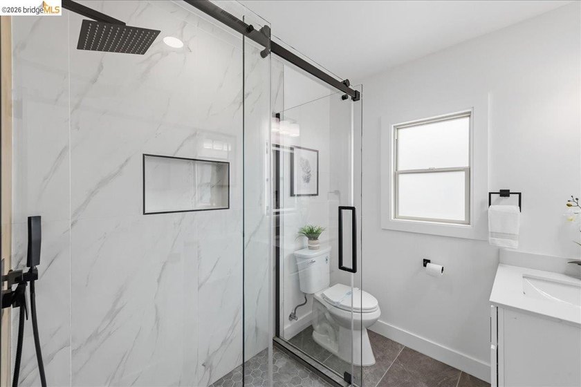Welcome to this beautifully reimagined 3-bed, 2-bath home that - photo 27