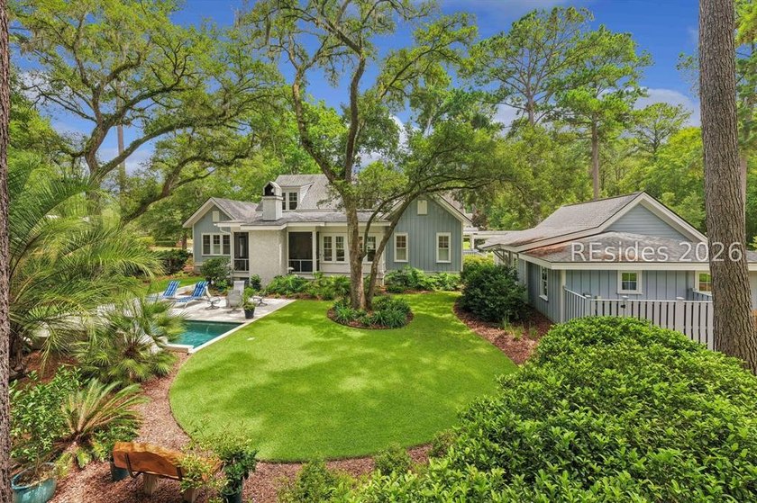 A rare offering within Oldfield, this exceptional custom - photo 4