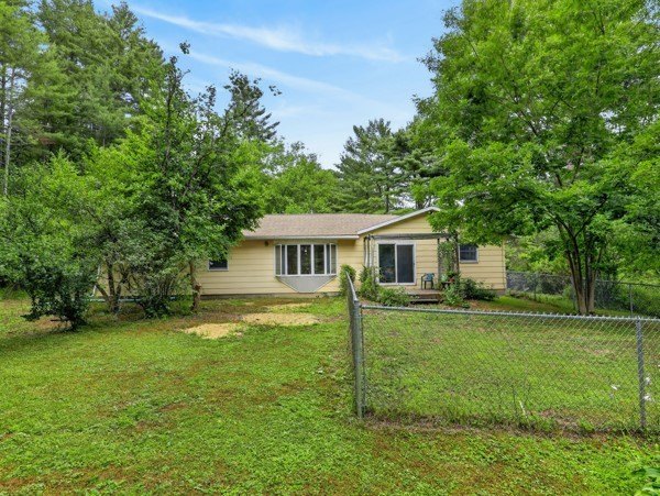 Country Home with Peaceful Outdoor Living set on 10.61 wooded - photo 12