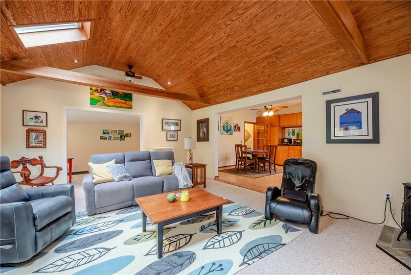 Welcome to 51 Fawn St., a thoughtfully maintained ranch tucked - photo 16