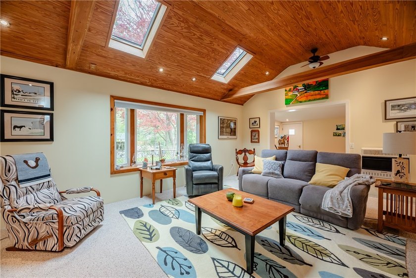Welcome to 51 Fawn St., a thoughtfully maintained ranch tucked - photo 17