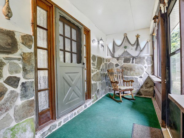 Country Home with Peaceful Outdoor Living set on 10.61 wooded - photo 18