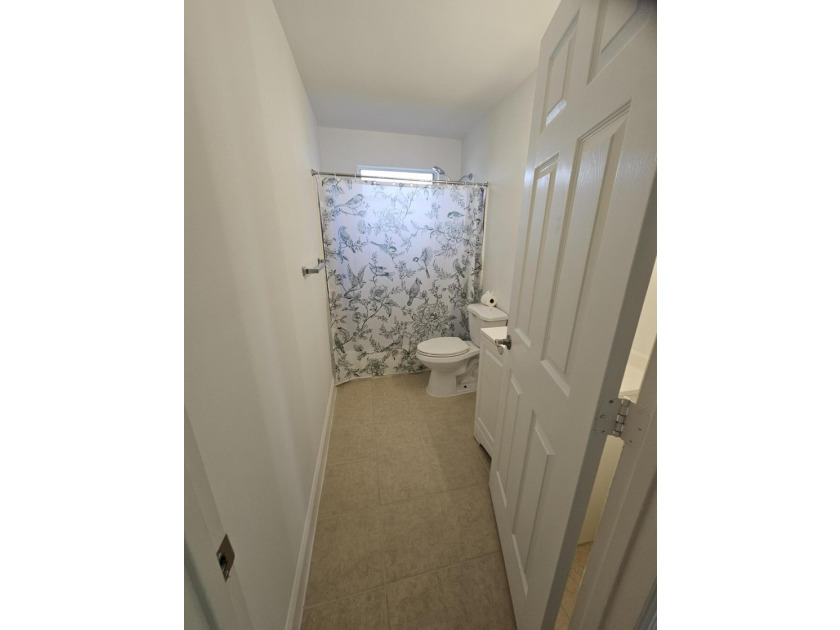 Nicely presented 4 bedroom &amp; 2 bath Home on extra large fenced - photo 34