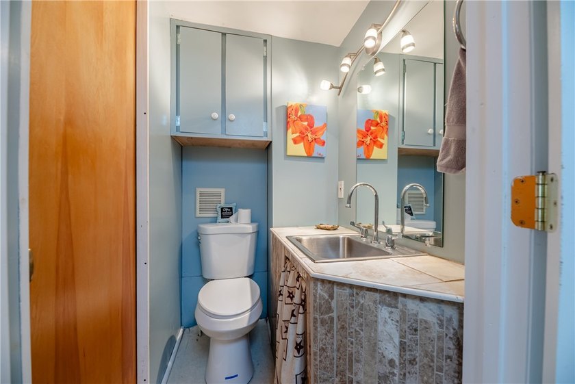 Welcome to 51 Fawn St., a thoughtfully maintained ranch tucked - photo 37