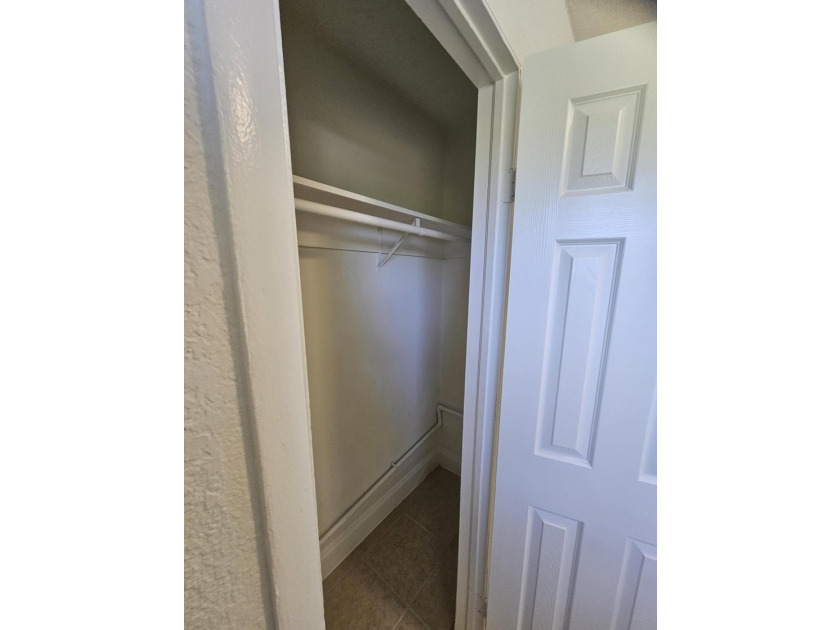 Nicely presented 4 bedroom &amp; 2 bath Home on extra large fenced - photo 38