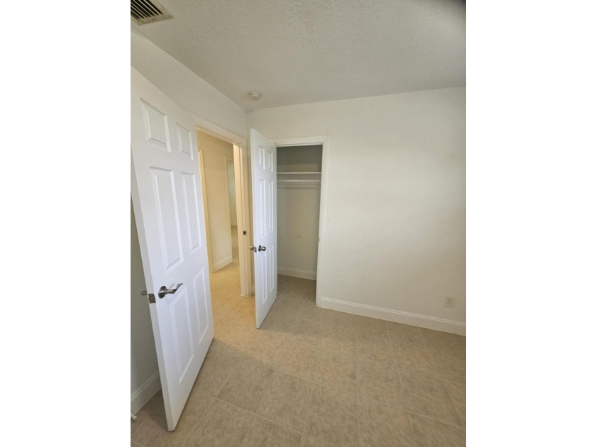 Nicely presented 4 bedroom &amp; 2 bath Home on extra large fenced - photo 41