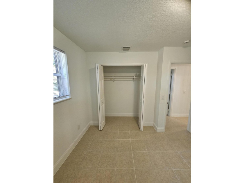 Nicely presented 4 bedroom &amp; 2 bath Home on extra large fenced - photo 49