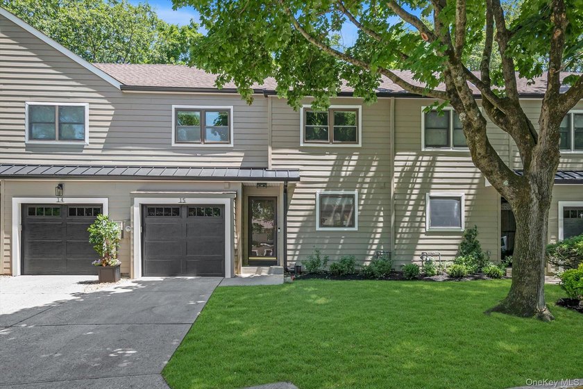 Beautifully updated and move-in ready, this High Oaks Village - photo 2