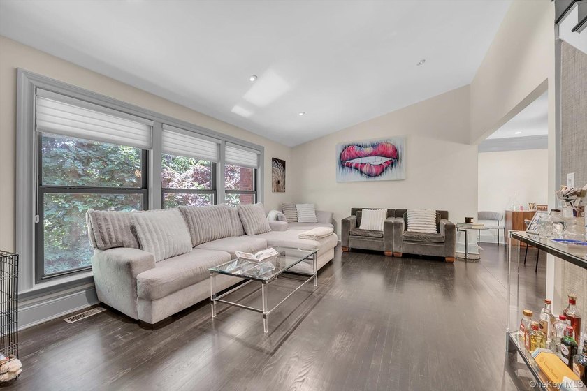 Beautifully updated and move-in ready, this High Oaks Village - photo 5