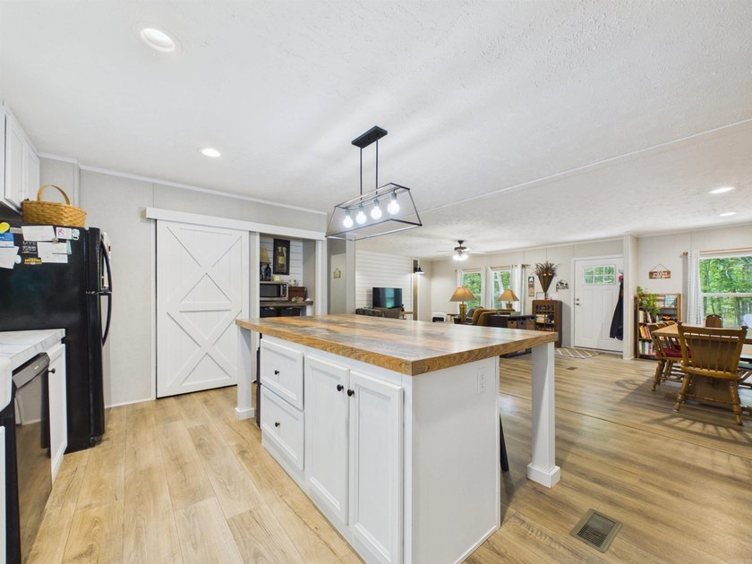 Country Living with Freedom &amp; Convenience on 2.5 +/- - photo 14