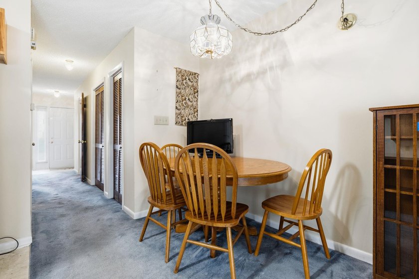 Back on the market at no fault of the seller! Welcome to this - photo 7
