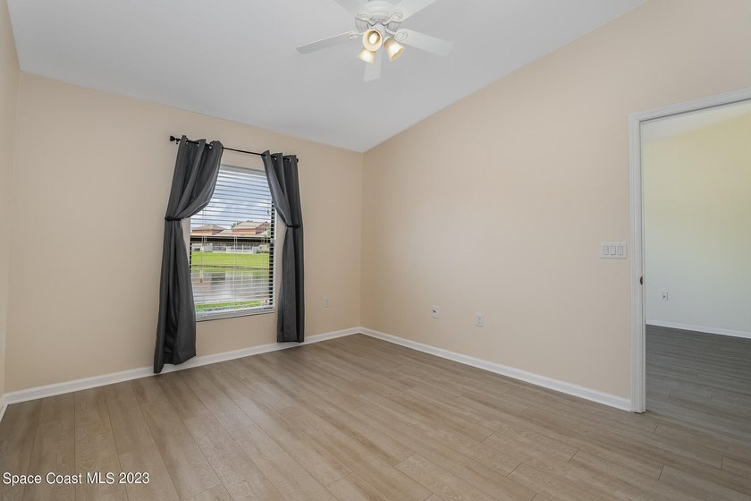 Enjoy a carefree lifestyle in this charming 2-bedroom, 2-bath - photo 13