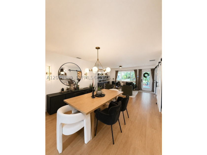 Completely remodeled with a designer's eye, this beautiful home - photo 15