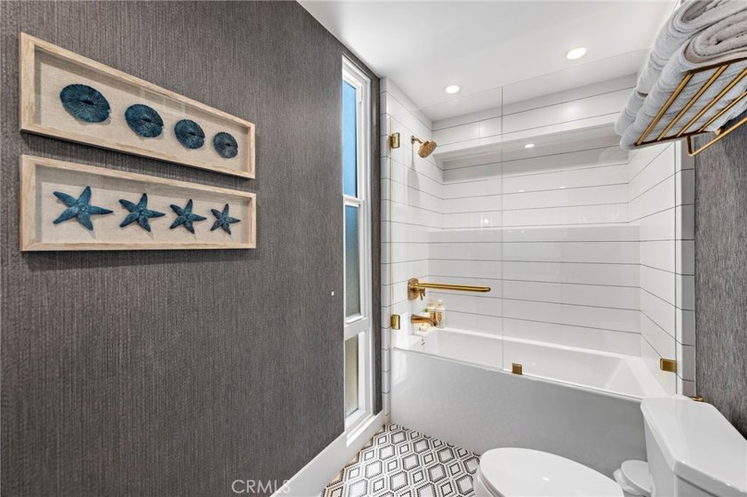 Discover this spectacular, fully furnished, air-conditioned home - photo 18