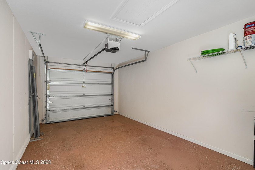 Enjoy a carefree lifestyle in this charming 2-bedroom, 2-bath - photo 20