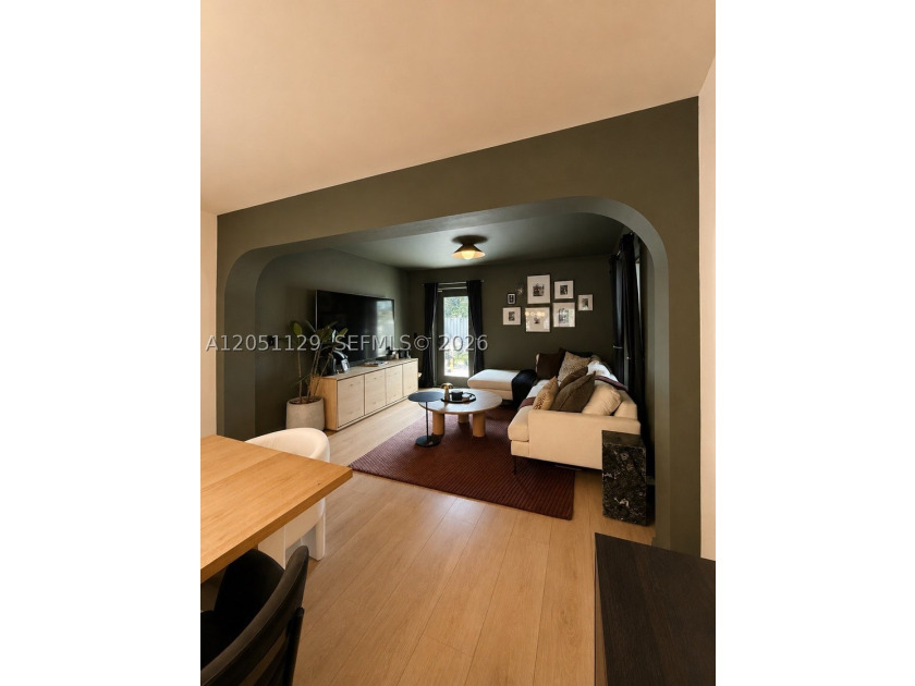 Completely remodeled with a designer's eye, this beautiful home - photo 22