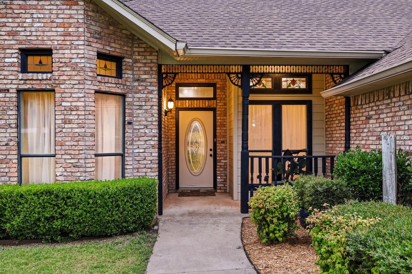 Nestled in the sought-after gated golf community of De Cordova - photo 2