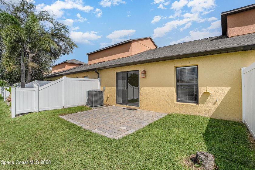 Enjoy a carefree lifestyle in this charming 2-bedroom, 2-bath - photo 22