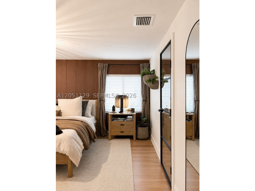 Completely remodeled with a designer's eye, this beautiful home - photo 25