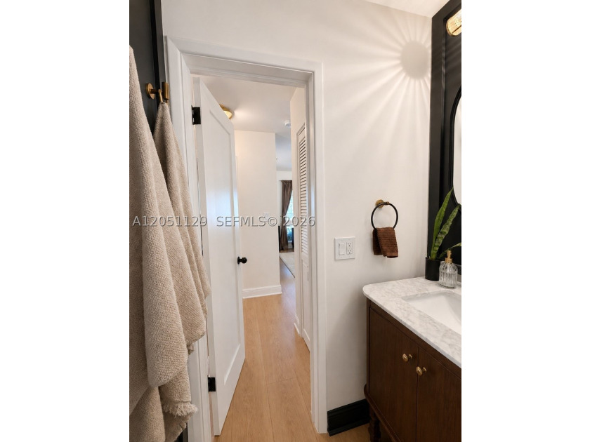 Completely remodeled with a designer's eye, this beautiful home - photo 33