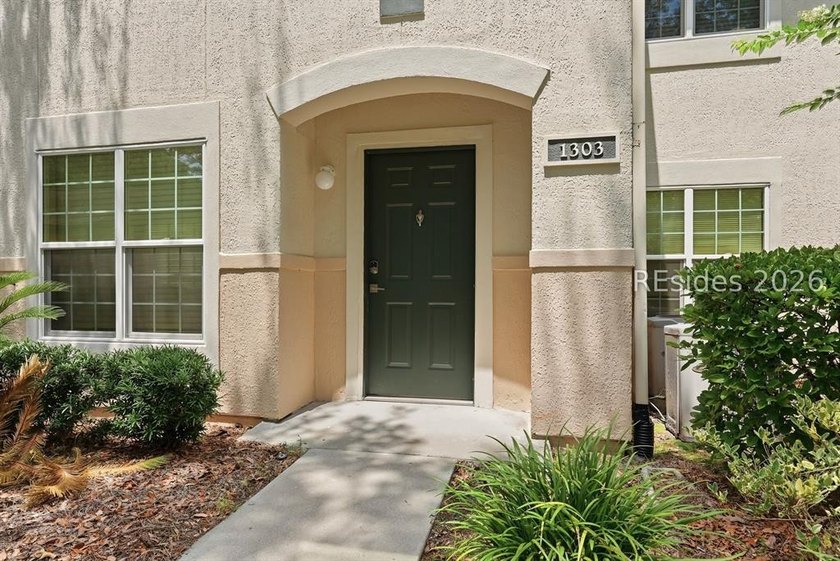 Extensively renovated in 2023, this second-floor end unit offers - photo 4