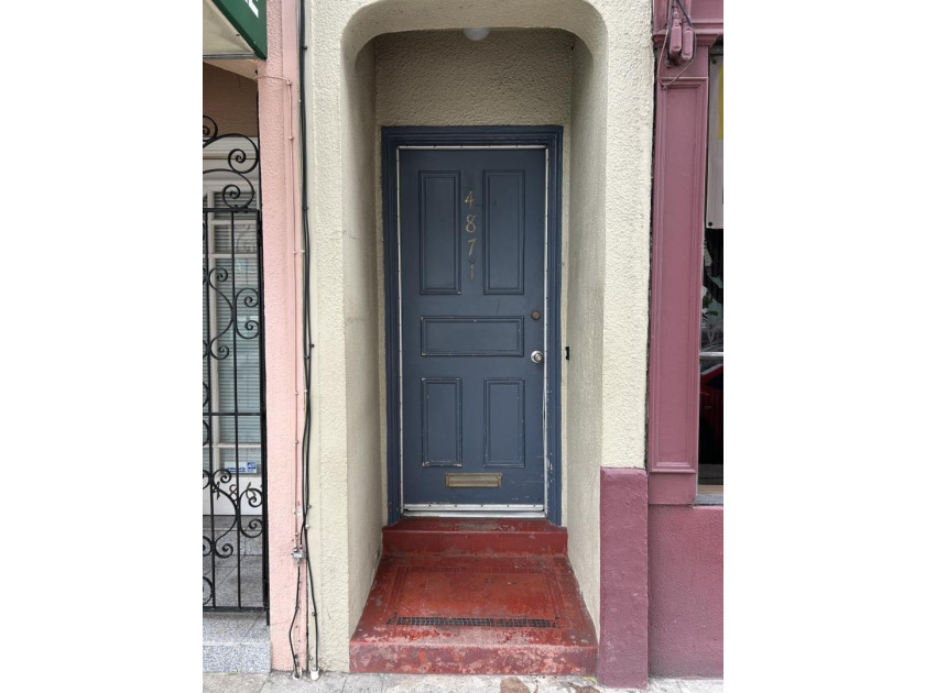 Opportunity to own a mixed-use property in a prime - photo 7