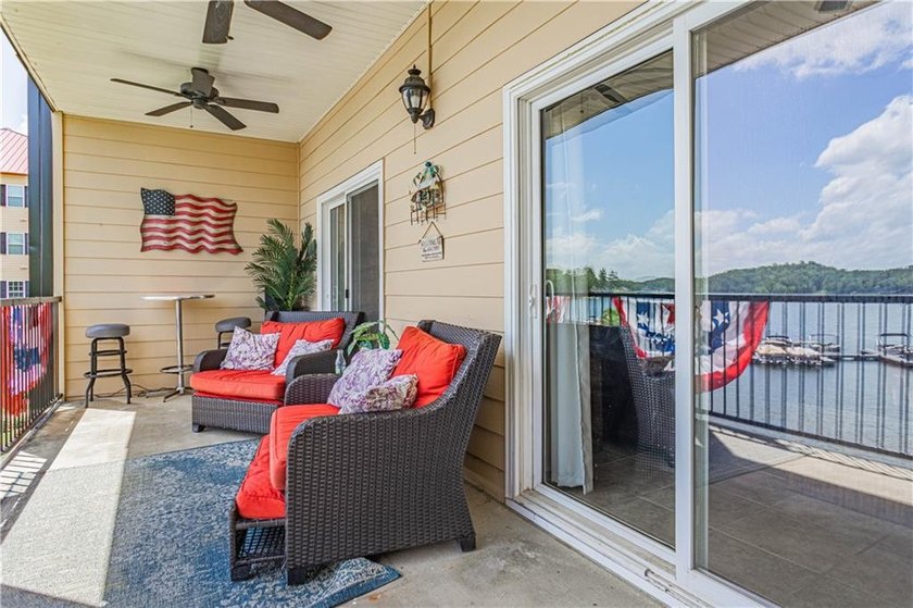 Welcome to lakefront living at Crepe Myrtle Commons on Lake - photo 18