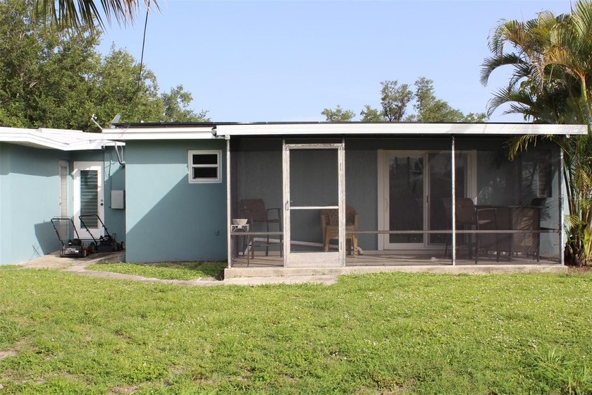 Beautiful updated and painted home in central Port Charlotte - photo 3