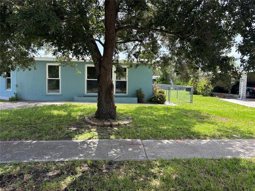 Beautiful updated and painted home in central Port Charlotte - photo 5