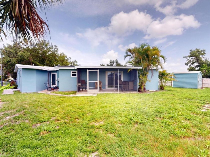 Beautiful updated and painted home in central Port Charlotte - photo 9