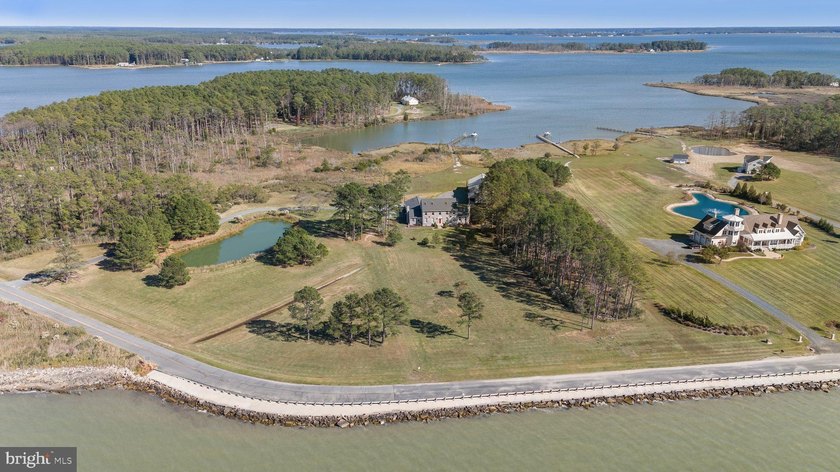 Eastern Shore Waterfront Estate Welcome to a true sportsman's - photo 4