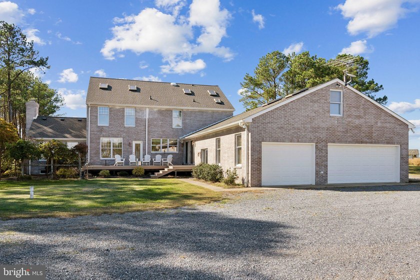 Eastern Shore Waterfront Estate Welcome to a true sportsman's - photo 9