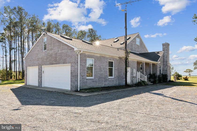 Eastern Shore Waterfront Estate Welcome to a true sportsman's - photo 10