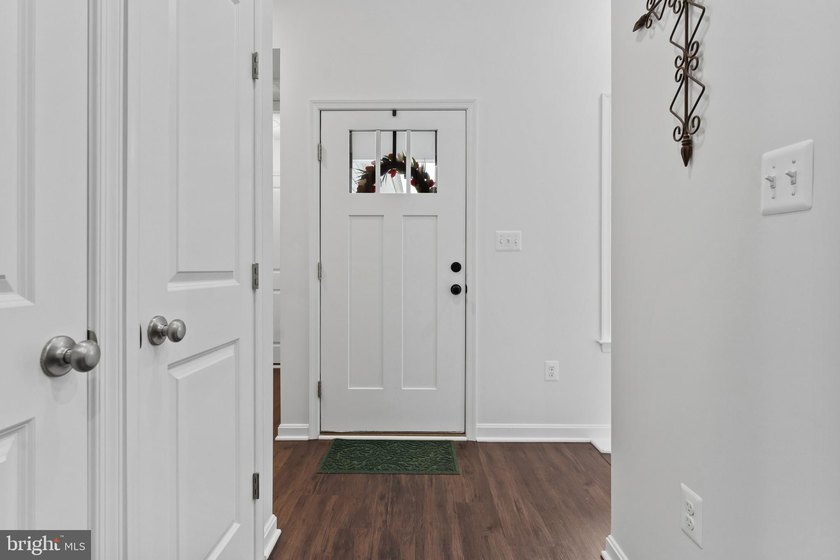 Welcome to waterfront living in Stratford Harbour! This stunning - photo 5