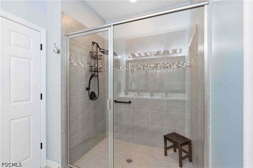 Welcome to 4439 Dutchess Park Rd., a 2-bedroom + DEN attached - photo 17