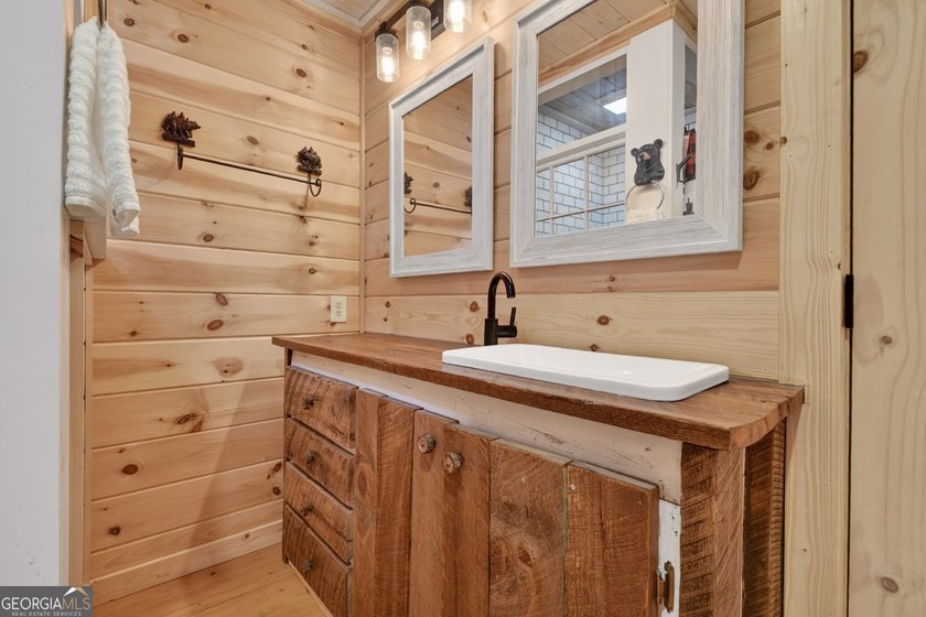 ~Long range mountain view log home perched on top of Walnut - photo 23