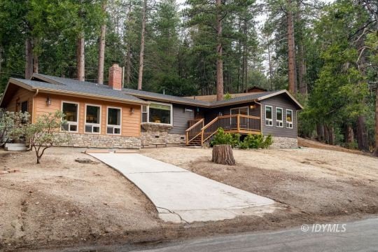 Cedar Stone Lodge is a stunning, furnished luxury retreat - photo 3