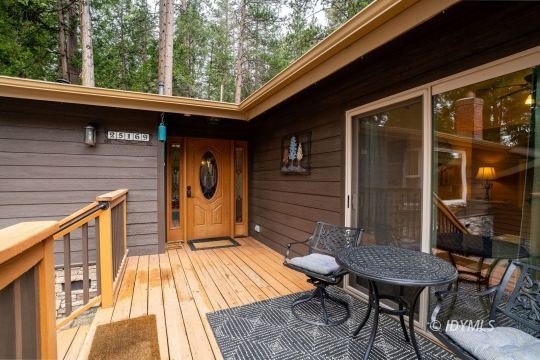 Cedar Stone Lodge is a stunning, furnished luxury retreat - photo 8