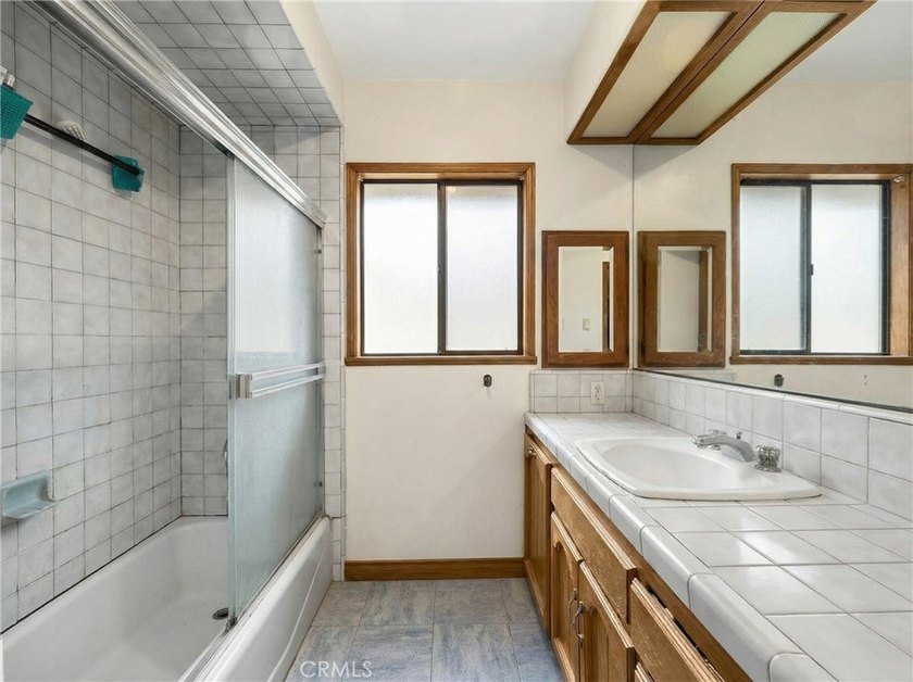 Charming 2-Bedroom, 1-Bath Home Situated on a spacious lot in - photo 14