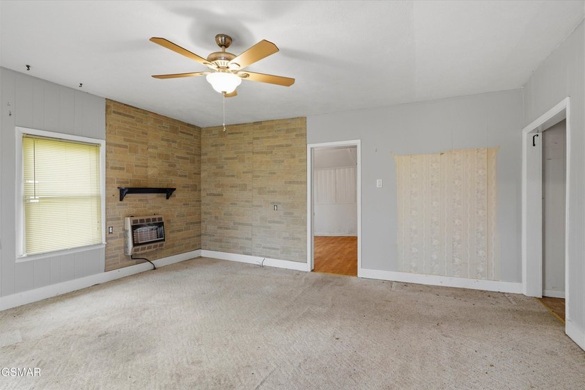 This home offers old world charm! 1 bedroom and 1 bath with a - photo 6