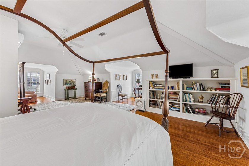 A large 1921 classic bungalow in historic Baldwin Park.There is - photo 37