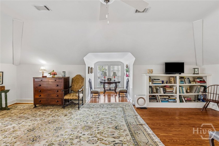 A large 1921 classic bungalow in historic Baldwin Park.There is - photo 38