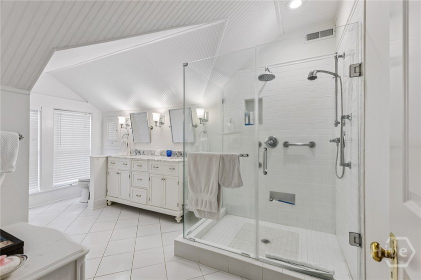 A large 1921 classic bungalow in historic Baldwin Park.There is - photo 43